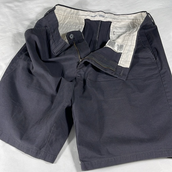 Old Navy mens charcoal grey Ultimate Slim flat front 9.5 inseam shorts - size 38 - Picture 7 of 10
